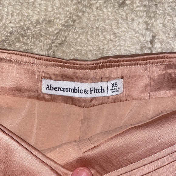 Abercrombie skirt womens. Perfect condition. Never worn. XS - Picture 2 of 4